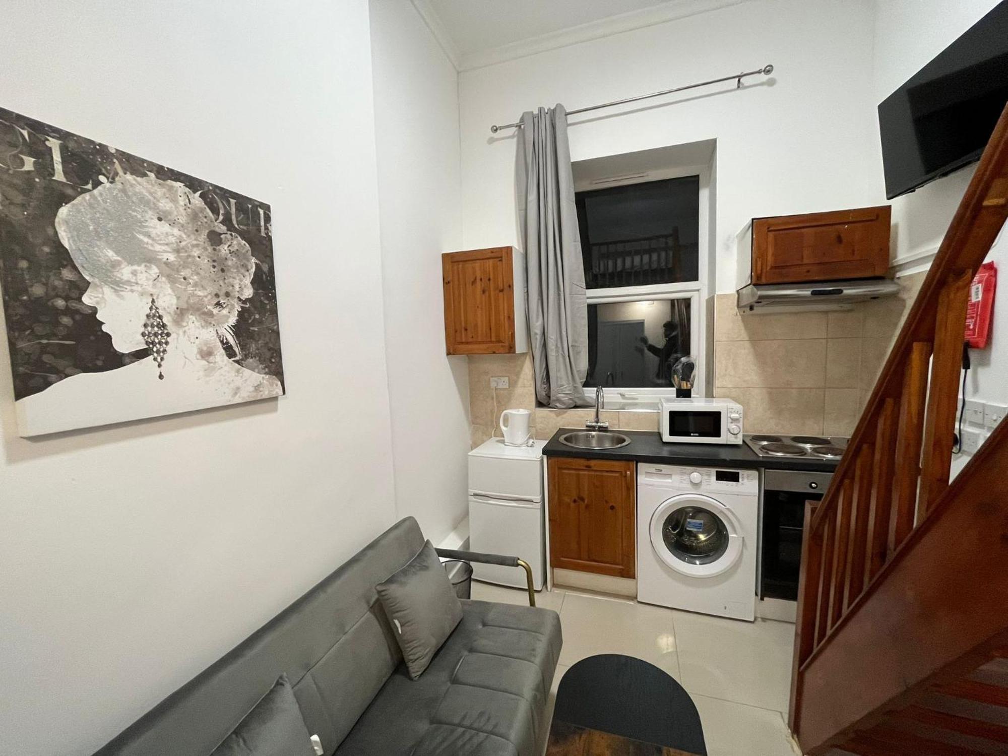 Modern Studios Queenspark 伦敦 客房 照片