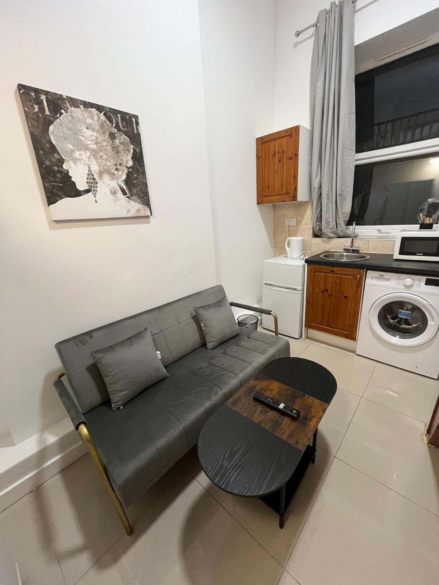 Modern Studios Queenspark 伦敦 客房 照片