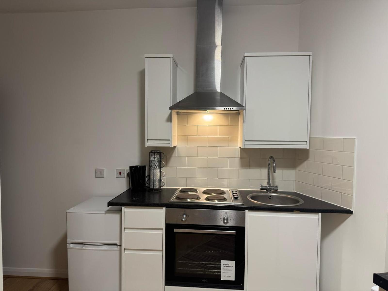 Modern Studios Queenspark 伦敦 客房 照片