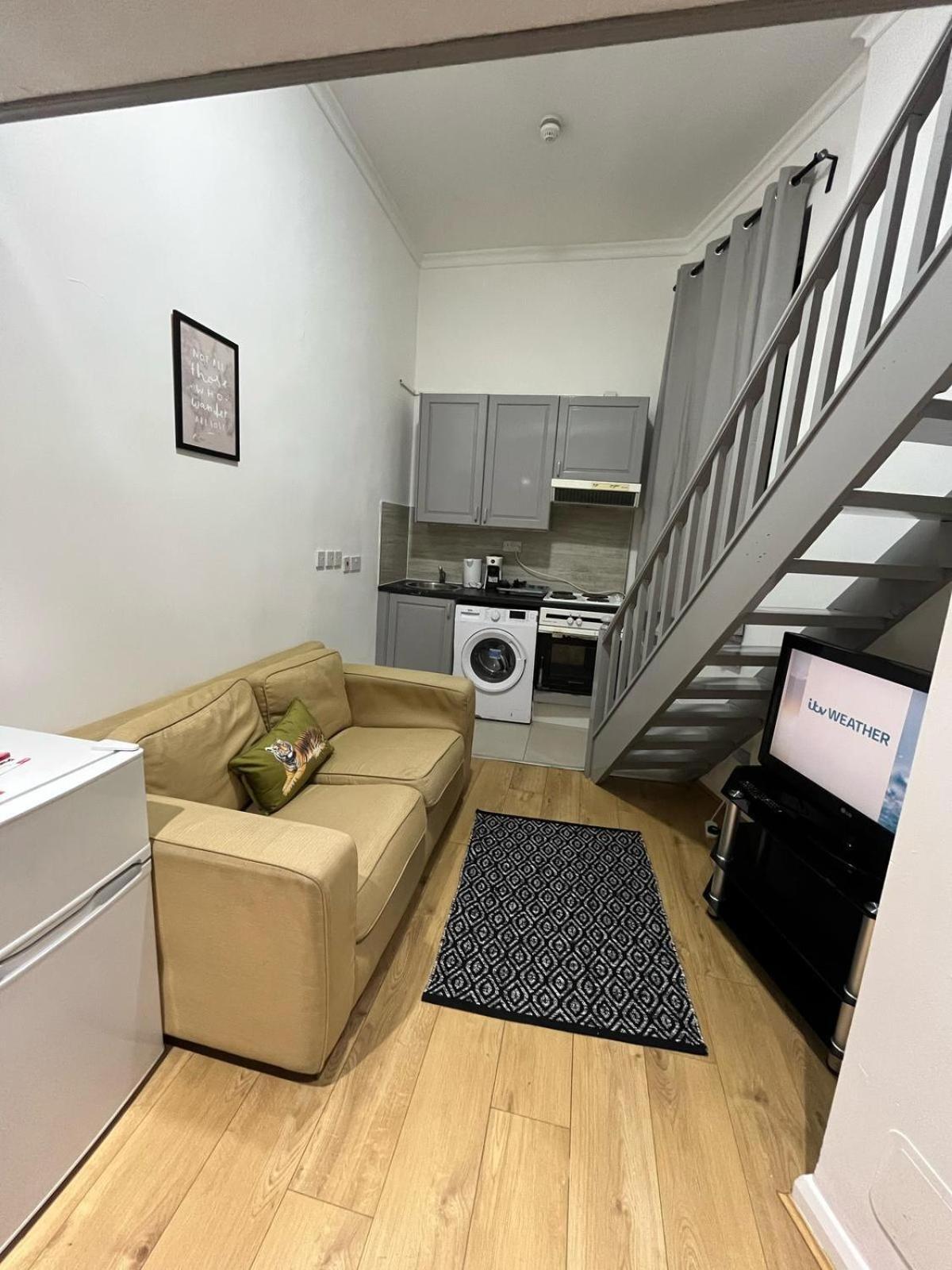 Modern Studios Queenspark 伦敦 客房 照片