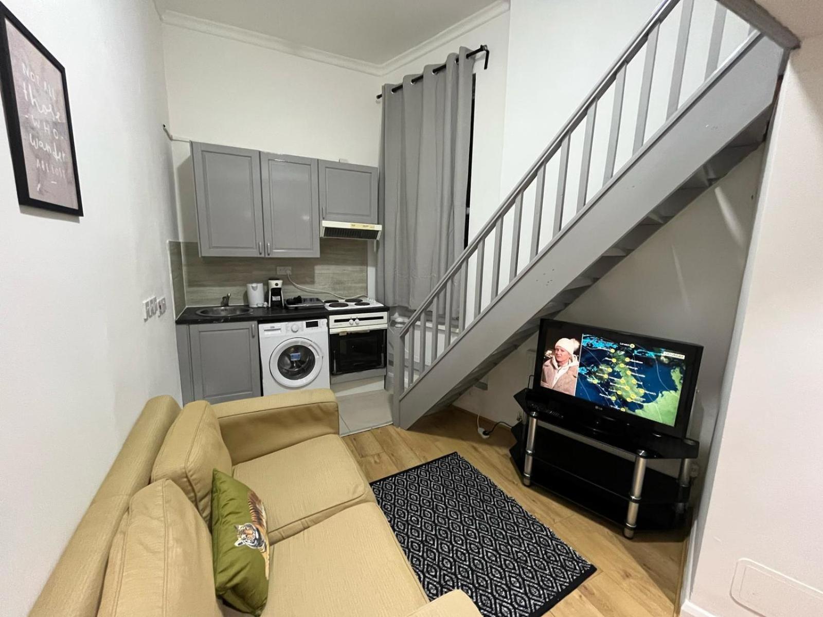 Modern Studios Queenspark 伦敦 客房 照片