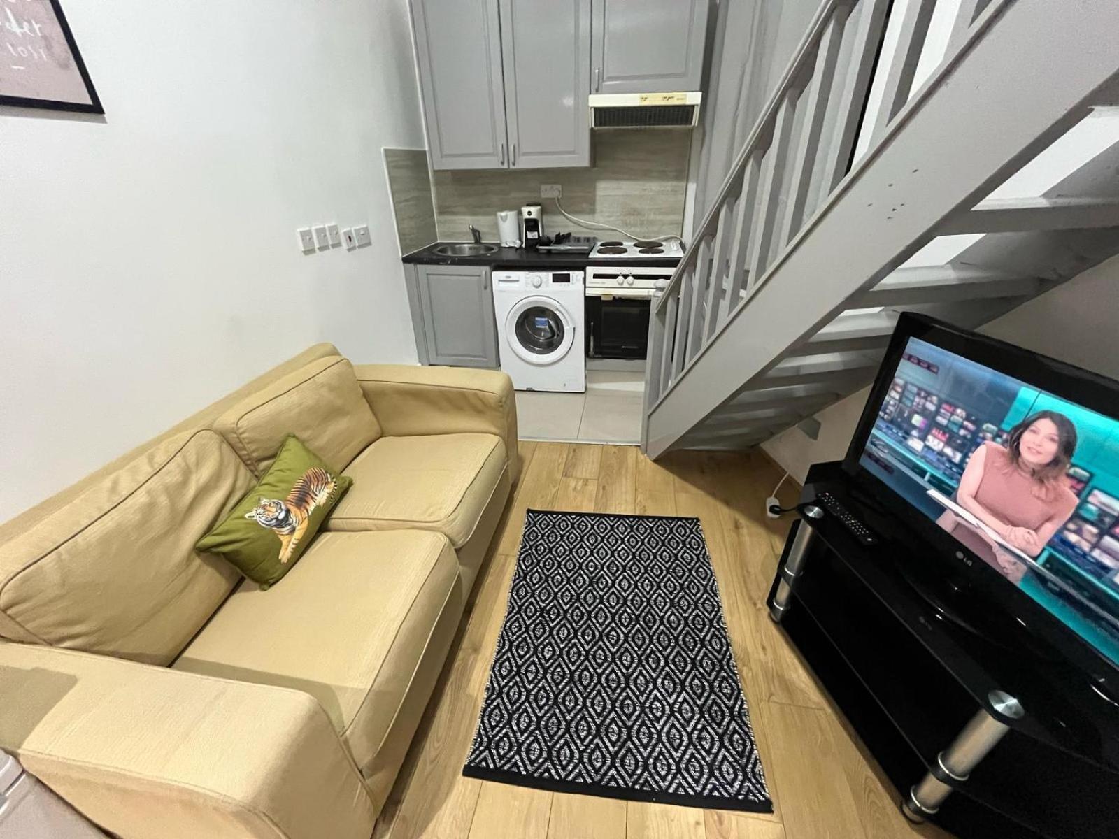 Modern Studios Queenspark 伦敦 客房 照片